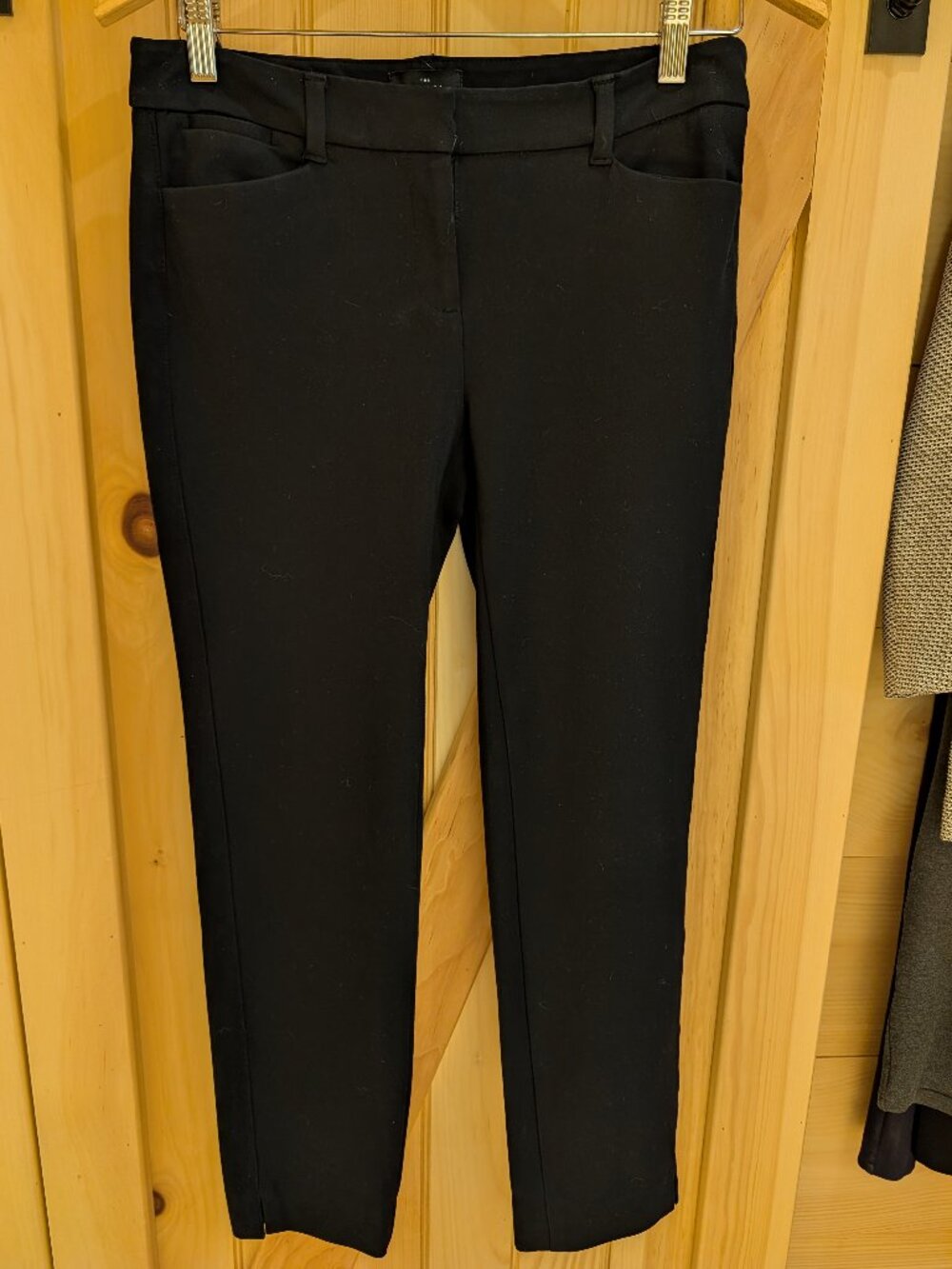 White House Black Market The Slim Ankle Black Pants Size 0